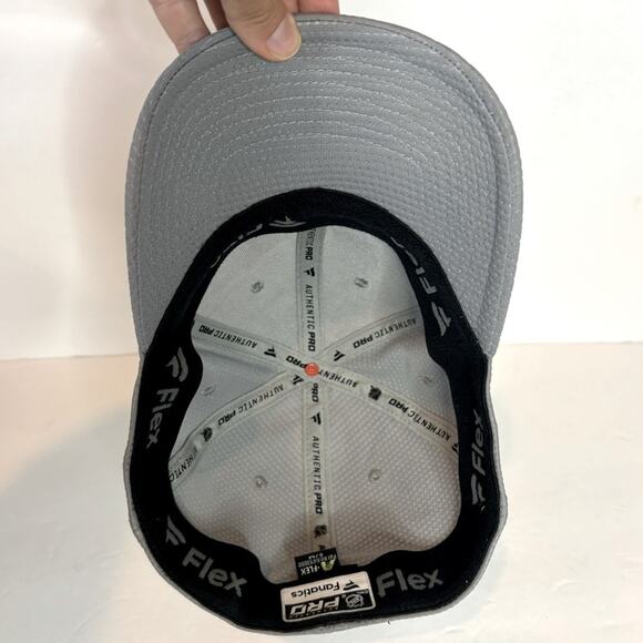 NHL Washington Capitals Gray Purple Hockey Fights Cancer Fitted Flex Hat S/M - Picture 8 of 11